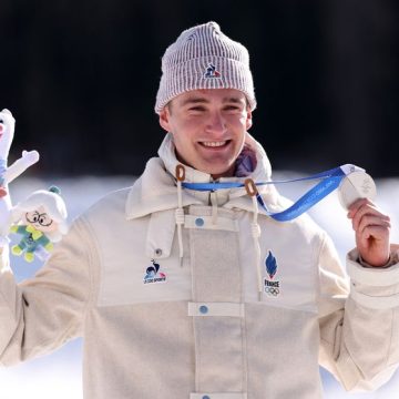 Cross-Country Skiing - Milano Cortina 2026 Winter Olympics: Day 2 Mathis Desloges Brille avec une Médaille d’Argent au Skiathlon des JO 2026