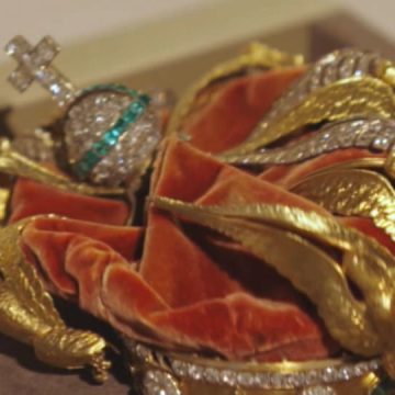 6fc84c61-939a-4c4a-a66a-5cd688c56dae La couronne de l’impératrice Eugénie après le braquage : restaurations possibles