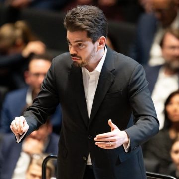 Lahav Shani et l’Orchestre Philharmonique de Munich : Une Résidence Musicale à Aix-en-Provence
