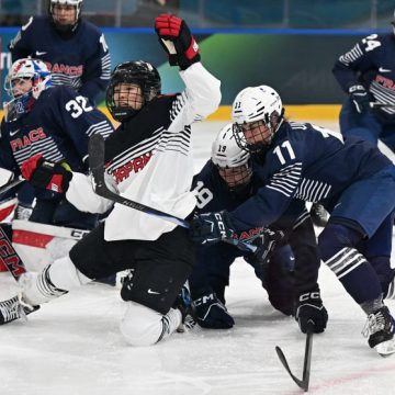 Milano Cortina Olympics / Women's Ice Hockey / FRA - JPN Les Équipes de Hockey Françaises aux Jeux Olympiques : Un Tournant pour le Sport Collectif