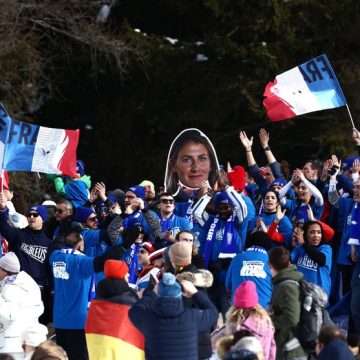 Biathlon - Milano Cortina 2026 Winter Olympics: Day 2 Les supporteurs français galvanisent les Jeux olympiques d’hiver Milan-Cortina 2026
