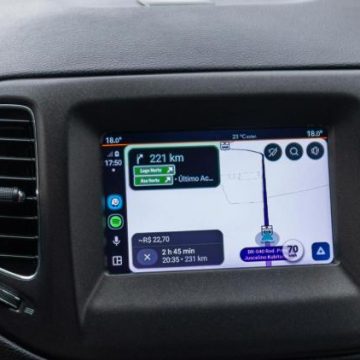 Différence entre le compteur de vitesse automobile et Waze