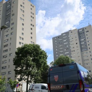 Fusillade à Nantes : Un Adolescent Tué et Deux Blessés