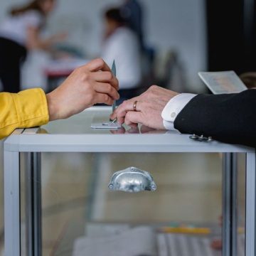 Les Élections Consulaires: Un Scrutin sous Haute Surveillance