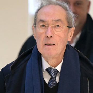 La défense de Claude Guéant face aux accusations de Nicolas Sarkozy