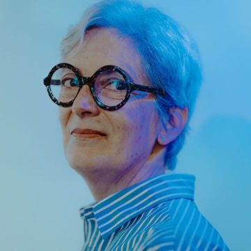 Portrait de Fabienne Delfour : Une Défenseuse Passionnée des Mondes Marins