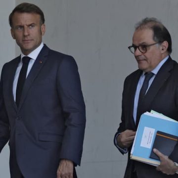Les nominations de fidèles de Macron suscitent des interrogations