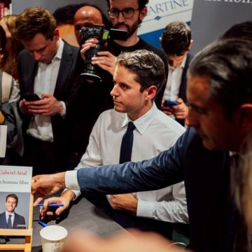 Récits d’anciens ministres sur l’héritage de Macron