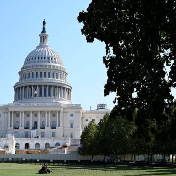 Une juge américaine ordonne le gel provisoire d’un fonds controversé de l’administration Trump