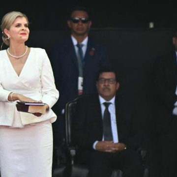 Laura Fernandez prend la présidence du Costa Rica sous l’influence de Rodrigo Chaves