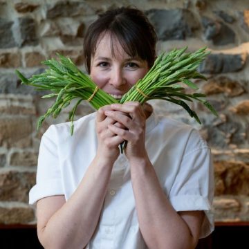 2965a885-6fdd-4cce-92fe-05b88c23f737 Emily Dader et le restaurant Trèfle : Une cuisine végétalienne haut de gamme à Lyon