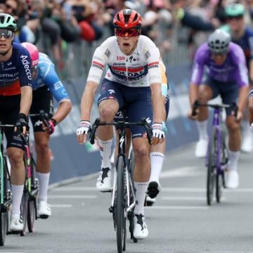 Paul Magnier remporte la première étape du Giro 2026