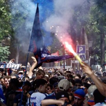 Tensions et Interventions Policières lors de la Finale de la Ligue des Champions