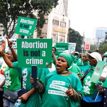 Débat sur le droit à l’avortement au Kenya