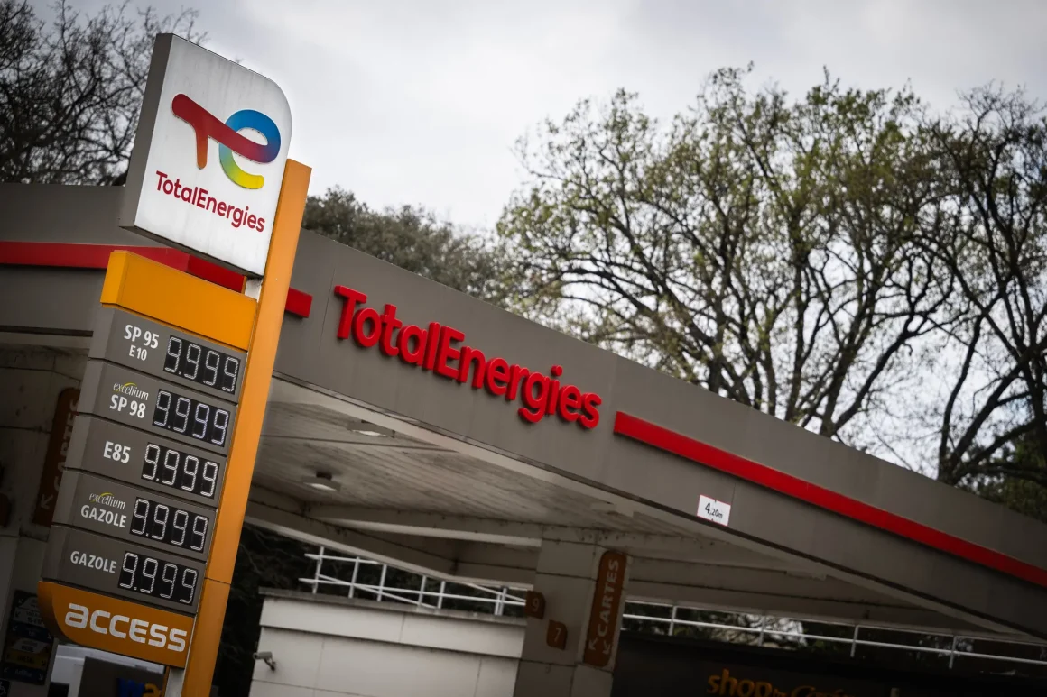 Assemblée Générale de Total en Crise: Superprofits et Enjeux Climatiques