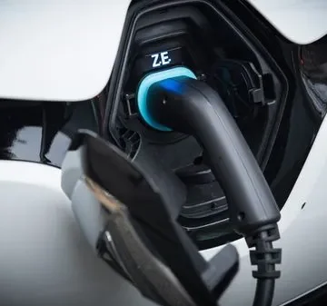 Ferrari dévoile son premier modèle entièrement électrique