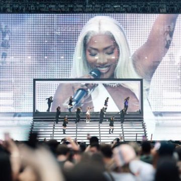 Aya Nakamura en concert au Stade de France