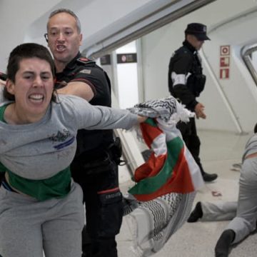 Retour de militants propalestiniens : Incidents à l’aéroport de Bilbao