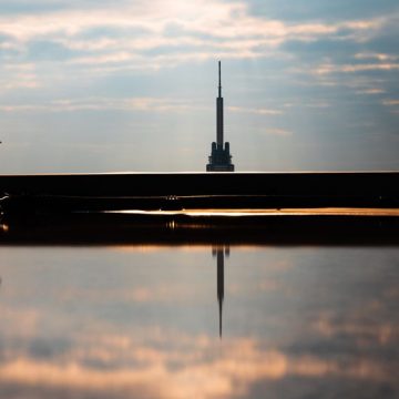 La poésie de Guillaume Decourt au sommet de la tour de Žižkov
