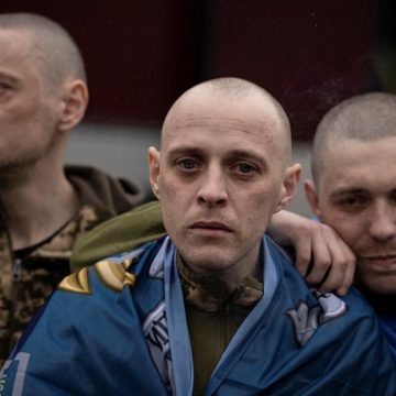 8369f85c-a24d-4b64-a359-bd94d8230e8d Zelensky exhorte à la poursuite des échanges de prisonniers