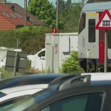 8372189d-faad-4645-a58d-21c9d7eec076 Collision tragique entre un train et un car scolaire en Belgique