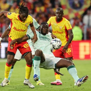 Lens décroche les étoiles: une soirée historique au stade Bollaert