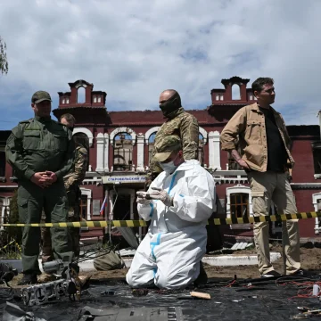 958d0b70-2035-4a42-b96a-525b89517229 Moscou menace Kiev et appelle au départ des étrangers