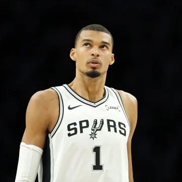 Les Spurs dominent Minnesota et se rapprochent de la finale Ouest