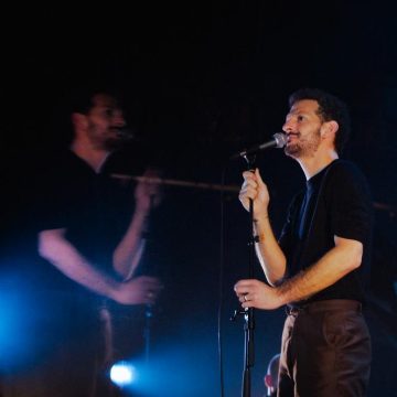 Vincent Dedienne : Du Comique à la Chanson avec “Un Lendemain Soir de Gala”