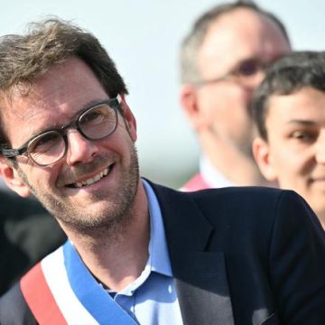 Parti socialiste et défis internes