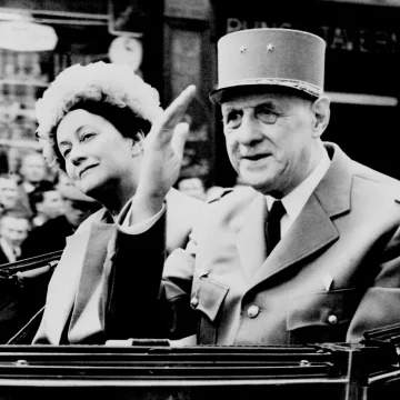 Simon Abkarian incarne de Gaulle dans un film d’Antonin Baudry