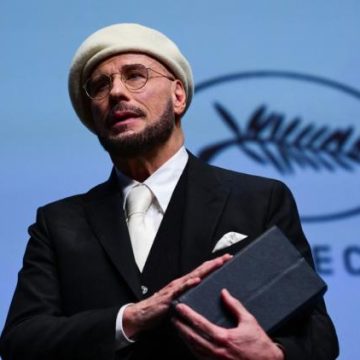 John Travolta reçoit une Palme d’or d’honneur au Festival de Cannes