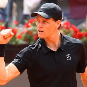 Jannik Sinner atteint les demi-finales à Rome