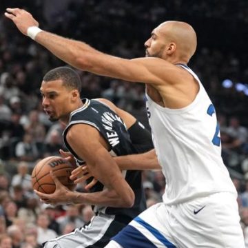 Les demi-finales de conférence des play-offs NBA en cours