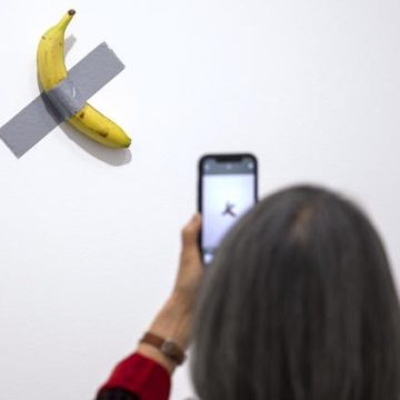 Vol de la banane de l’œuvre ‘Comedian’ au Centre Pompidou-Metz