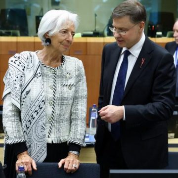 La Croissance Faible et l’Inflation Élevée Préoccupent l’Union Européenne