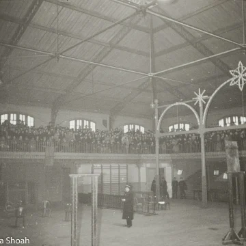 Exposition de photographies inédites de la rafle du billet vert