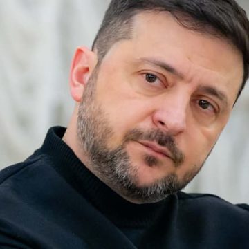 Volodymyr Zelensky retire au russe son statut de langue protégée en Ukraine
