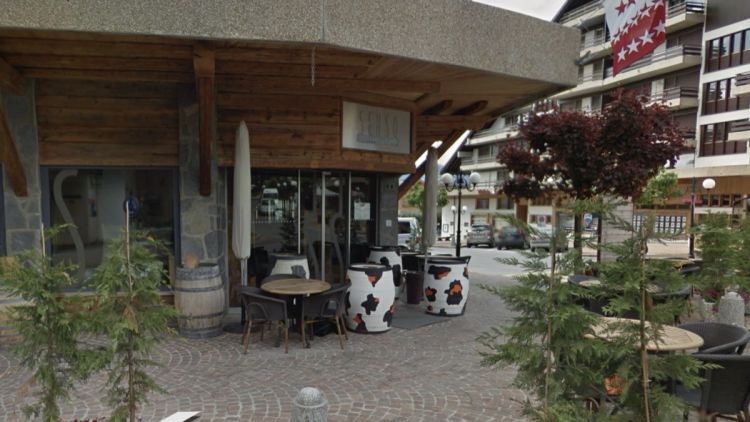 131d61af-fe1f-47a5-85c2-b54c3ffedd37 Controverse autour de la réouverture de restaurants après un drame