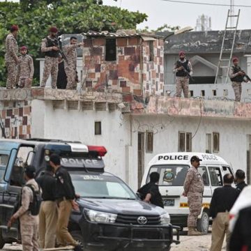 Offensive pakistanaise contre des factions talibanes en Afghanistan