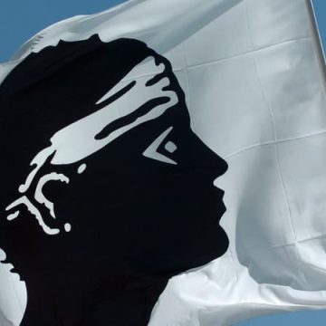 La mobilisation autour des écoles Scola Corsa en Corse