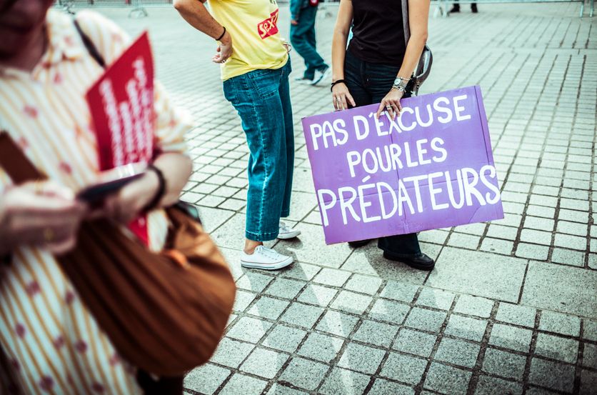 RASSEMBLEMENT DEVANT LE MINISTERE DE LA JUSTICE, APRES LASSASSINAT DE LA JEUNE LYHANNA, ET POUR APPELER A UNE LOI INTEGRALE CONTRE LES VIOLENCES SEXUELLES. Rapport sur l’affaire Lyhanna : Analyse des manquements et des réactions
