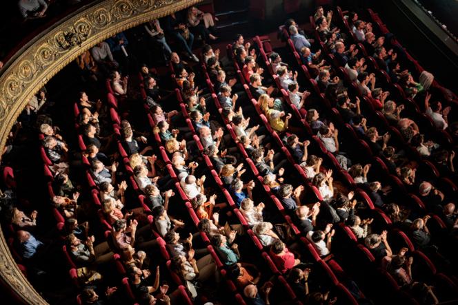 24a4cf97-2ac8-4afa-97e6-6c818e8631fb Fréquentation du théâtre en France : une enquête révélatrice