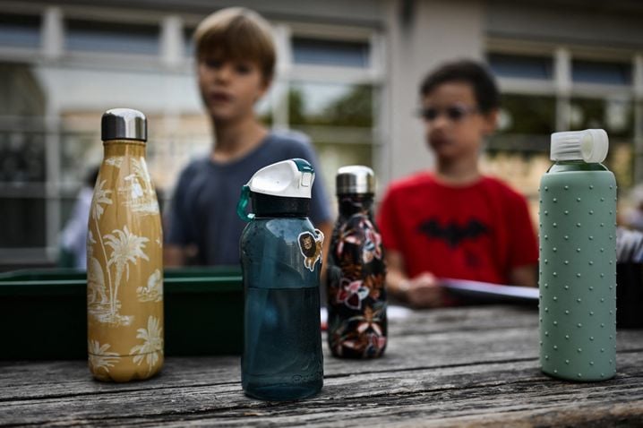 26cea267-da1e-4bb8-bb7e-ba1d7aeefe3b Canicule et École : Quels Droits pour les Parents ?