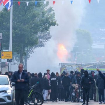 299825fb-1378-4392-85f0-91a594f3e8c7 Manifestations à Belfast après une attaque au couteau