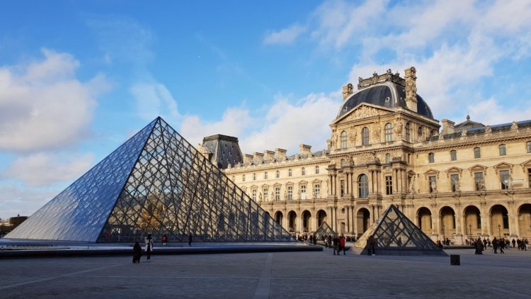 2c539014-33c1-4a9d-ba36-40cd22ecbc4e Le Louvre face à des défis majeurs de rénovation