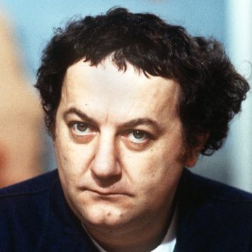 328933bb-8ff9-4bf6-a518-7a876e3e09a1 Le mystère entourant la mort de Coluche