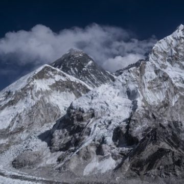 3d2593a8-cb1e-41c9-a431-11c964d1b02c Une expédition pour rapatrier un corps sur l’Everest