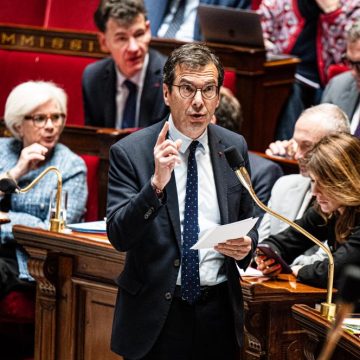 Le débat sur le travail des artisans le 1er mai s’intensifie