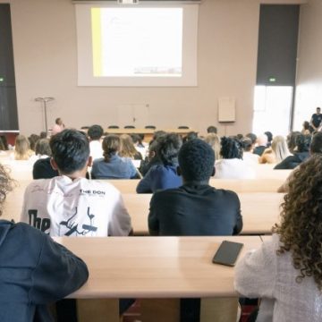 44d3ab7a-49ce-41aa-84a0-f02685ef34a4 Les lycéens bénéficieront de cours sur l’intelligence artificielle dès 2027